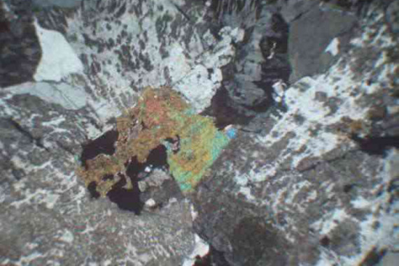 花崗巖正交偏光